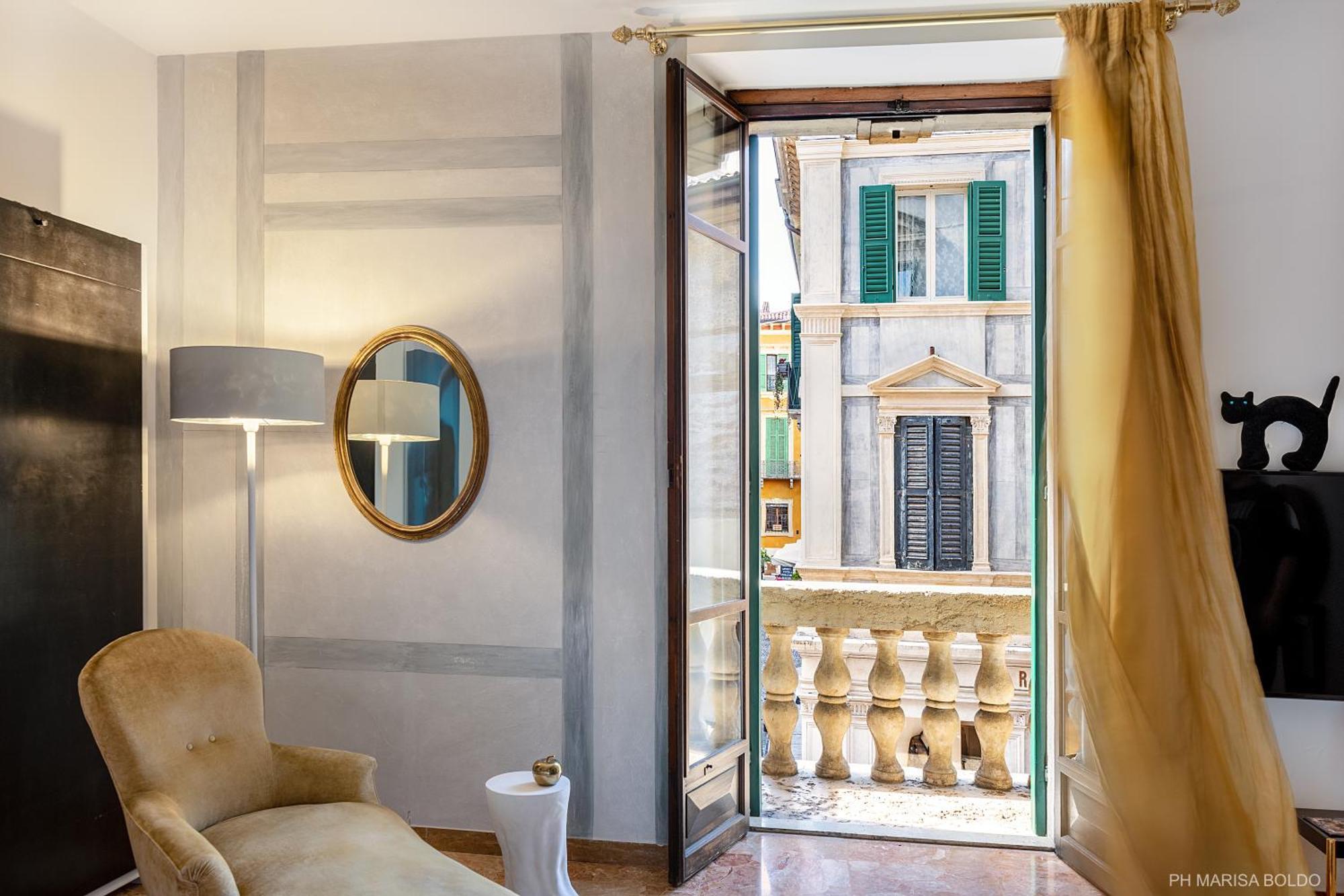 Billie'S Flat Red - Art & Design Apt In Verona Historic Centre Zewnętrze zdjęcie